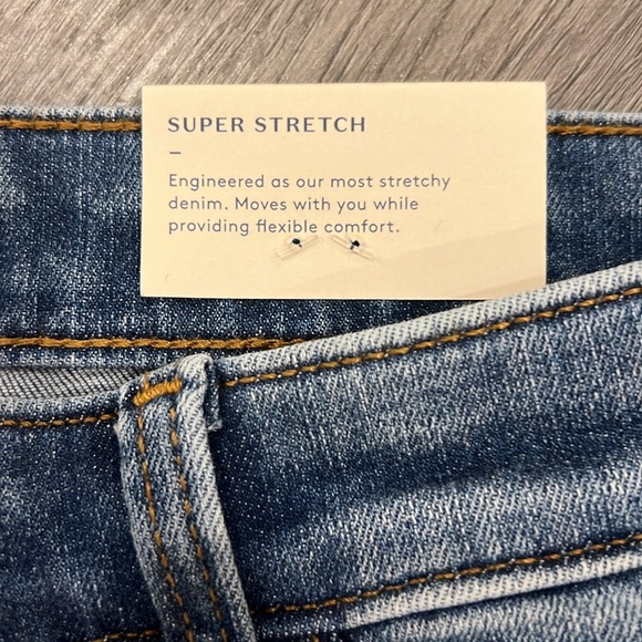 Women's High-Rise Skinny Jeans - Universal Thread Medium Wash. - Picture 4 of 9